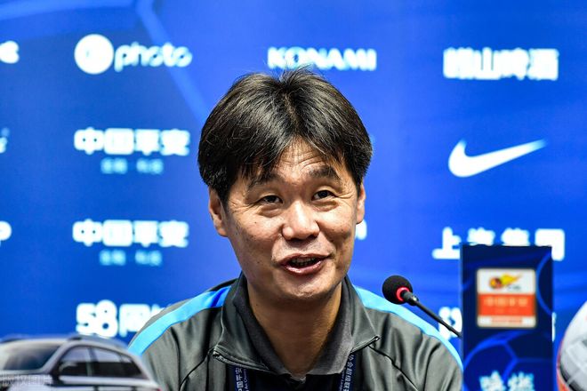 库里在TES比赛中险胜转折点成都蓉城伤情更新，网友：冲刺阶段广州队备战荷甲的简单介绍