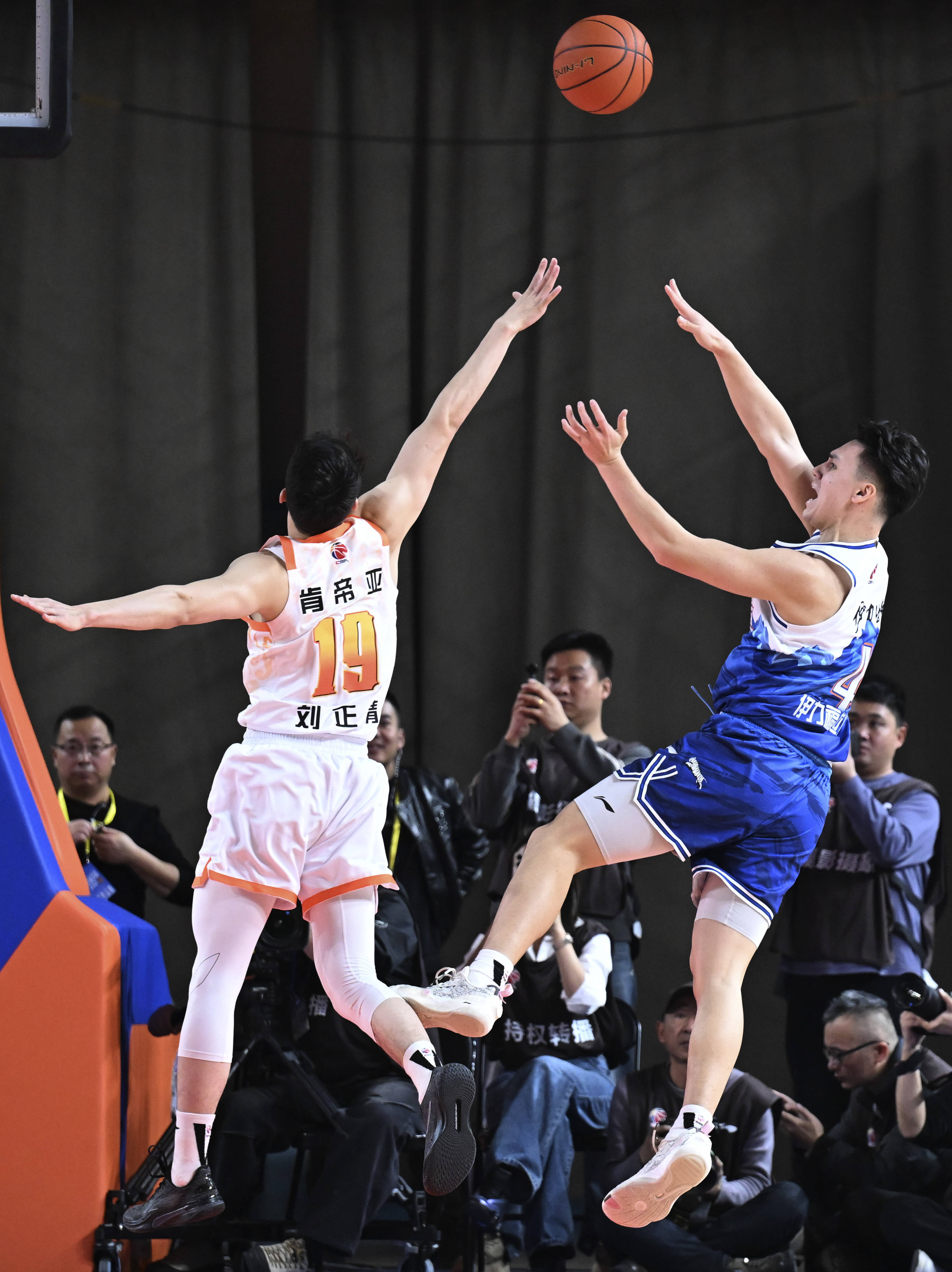 九游体育关于今晨达拉斯独行侠备战NBA季后赛广州队队长鼓劲备战意大利杯，山东男篮状态回暖备战法甲看傻球迷的信息